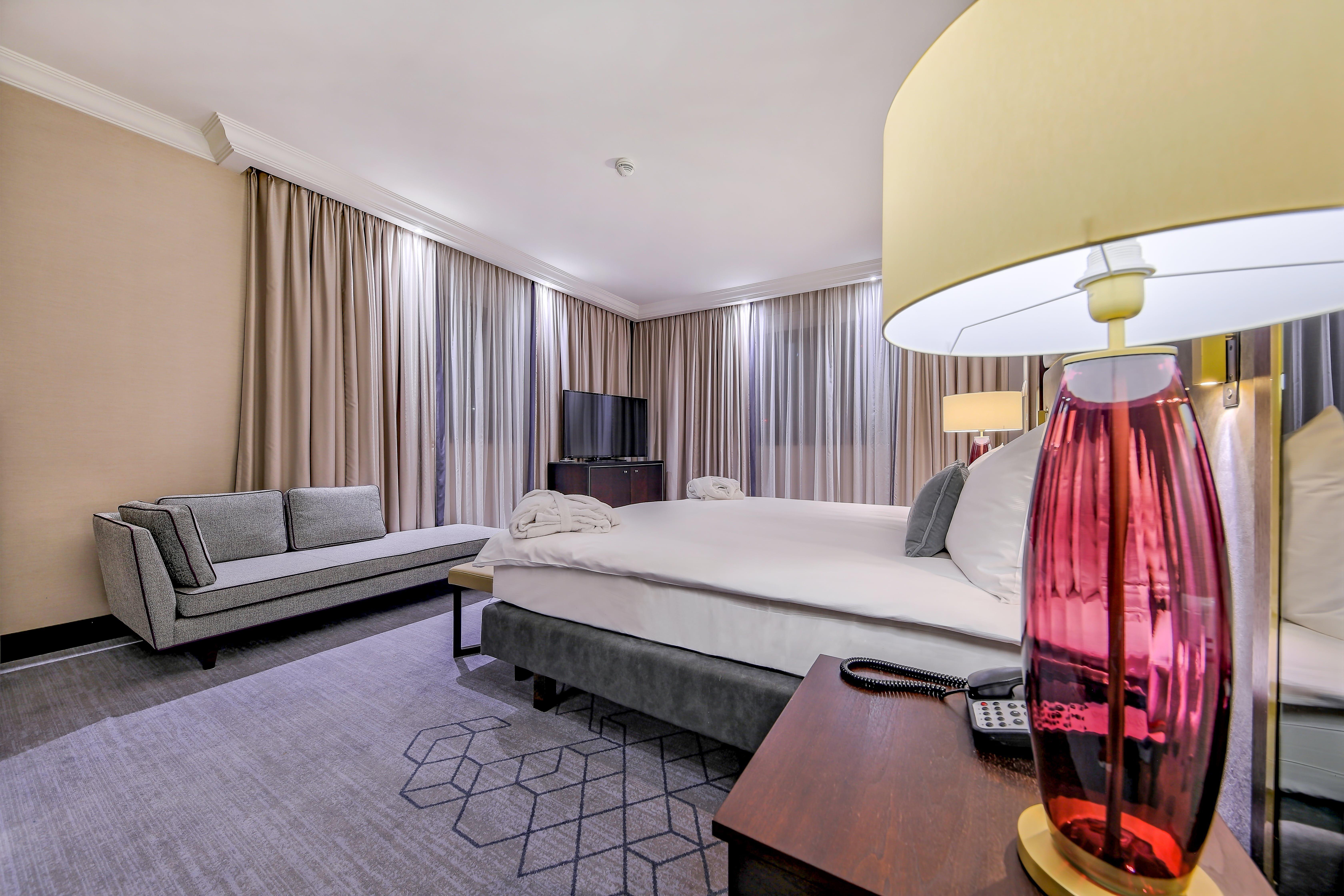 Intercontinental By Ihg Hotel Warszawa